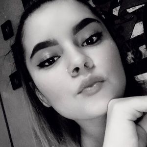 Meet your Posher, Elyssa